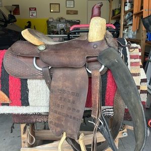 Vintage Trophy Cutting Saddle